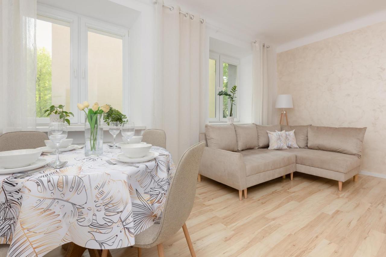 Bright Apartment Wola Near Metro Station By Noclegi Renters Warszawa Eksteriør billede