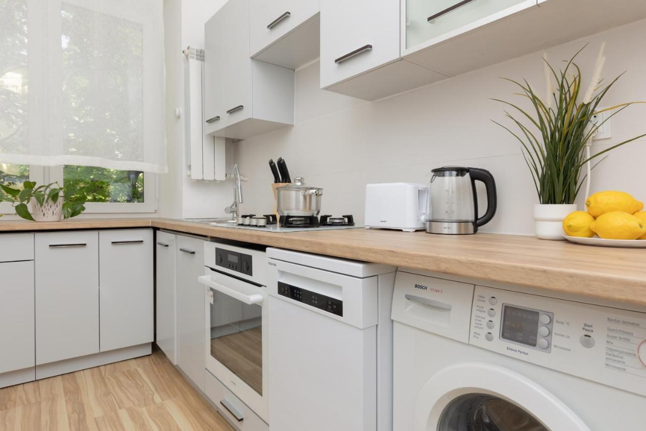 Bright Apartment Wola Near Metro Station By Noclegi Renters Warszawa Eksteriør billede