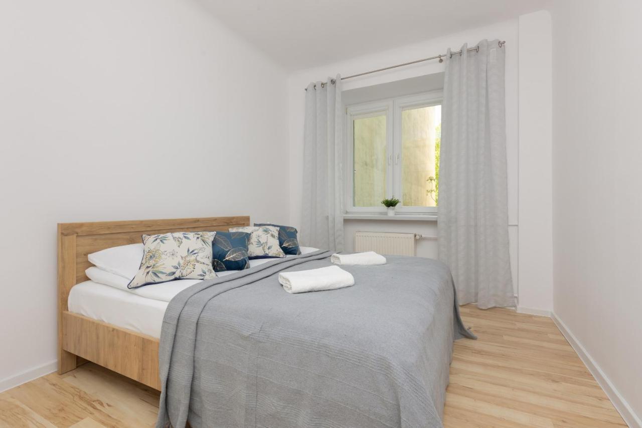 Bright Apartment Wola Near Metro Station By Noclegi Renters Warszawa Eksteriør billede